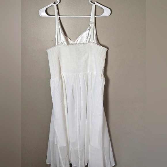 Women's Dressever Smocked White Summer Cocktail Dress, Size XXL - Picture 2 of 3